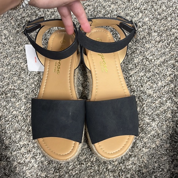 Platform Sandals - Picture 2 of 3